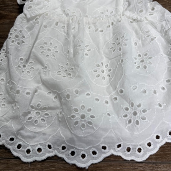 Zara Kids Baby Girl White Eyelet Lace Lined Dress Size 9-12 months, NWT - Picture 2 of 11